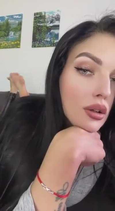 Tik tok: @foksiha, streaming with soles