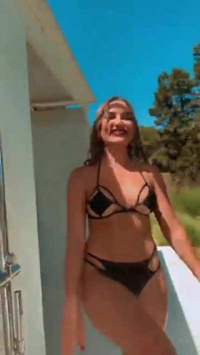 Shania Perrett (@shaniaperrett)