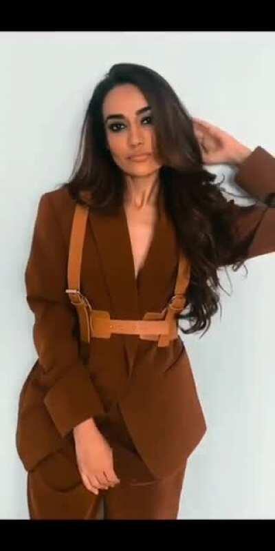 Surbhi Jyoti Cleavage