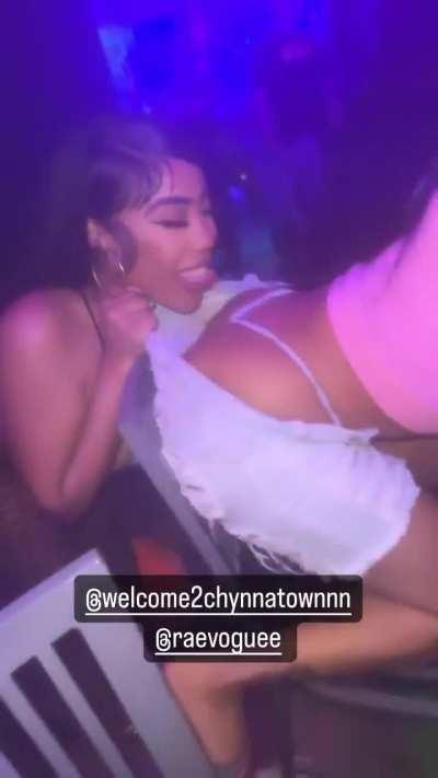 Nickibandss and her friends 