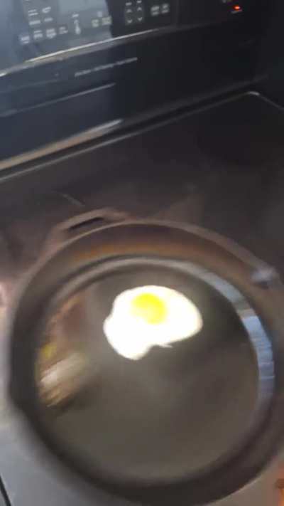 I just got so happy about this egg today and how well seasoned my pan is