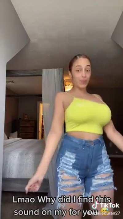 Perfect dance for this song 🍒🍒