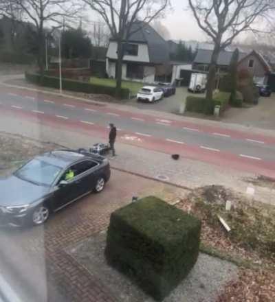 Guy films the arrival of his new Audi. Who was the idiot here?