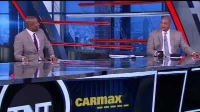 [Highlight] Kenny finally shows up to Inside the NBA after being late