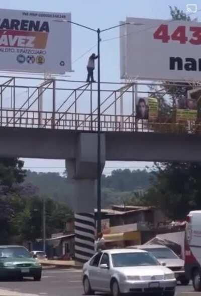 Pátzcuaro tus hijos .....