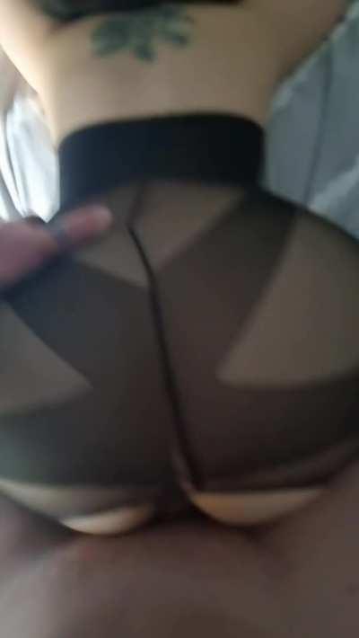 let my jiggly ass hypnotize you