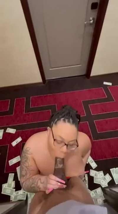 Hallway Blowjob 😮‍💨