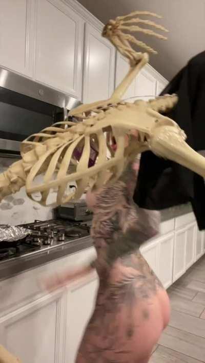 i feel i'd be great in a horror movie... wait! i mean whore movie [oc]