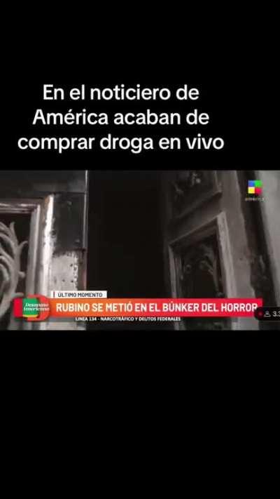 Periodista compra droga en vivo