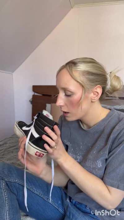 After a loooong day of spring cleaning these shoes REEKED 👃🏻🤤