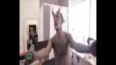 A̴ ̵w̸i̵t̵c̶h̵ ̷p̶r̸a̷c̶t̷i̵c̷e̵d̴ ̸Y̴e̴m̵e̴n̴i̵ ̵m̷a̸g̶i̵c̵ ̵t̸o̶ ̴s̸i̸g̴n̷ ̷a̶ ̵y̶o̴u̷n̷g̶ ̶m̵a̷n̷ ̶t̸o̷ ̵j̷o̷i̸n̶ ̷I̸S̸I̸S̸.̴