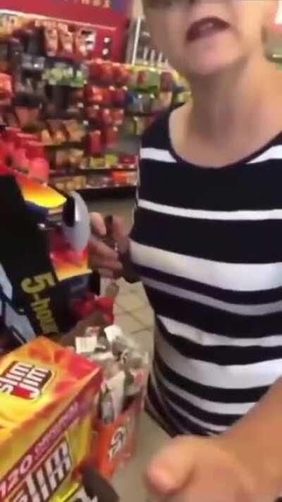 Okay, so we've got tammy, elicia**, Pao, DEBBIE, deavan... who else is in on this? Angela? Probably baby lisa fs