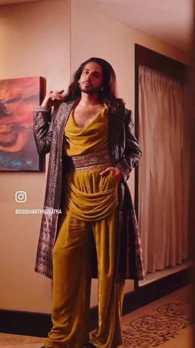 The fit is giving Komal