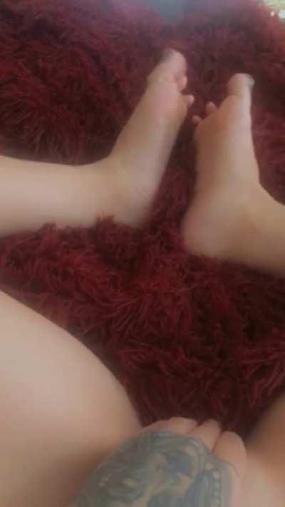 Onlyfans.com/Gamergirlfootqueen sub now and worship me