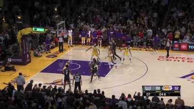 [Highlight] Hield hits a ridiculous shot over Lebron, sending the game to double OT