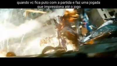 Quando você fica puto com a partida e faz uma jogada que impressiona até o próprio jogo
