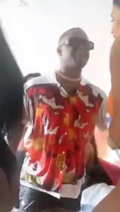 Sirena twerking on IG LIVE