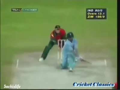 An angry Tendulkar trying to prove a point after Olonga said Tendulkar can't play short balls Ganguly even tried to calm him down