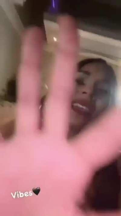 Ashanti became bad ash ( she was beautiful bfore too but now she upgraded herself