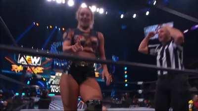 Poor Skye Blue defeated and choked out by Anna Jay