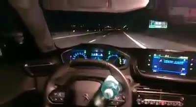 Idiot mistakes lane assist for auto-pilot