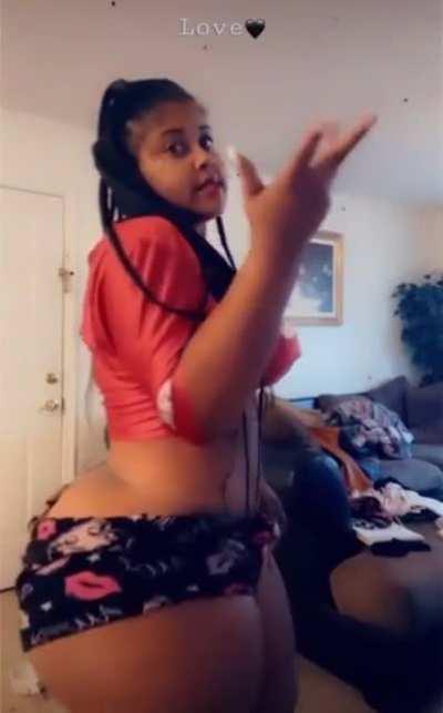 That thang sittin up there ⬆️