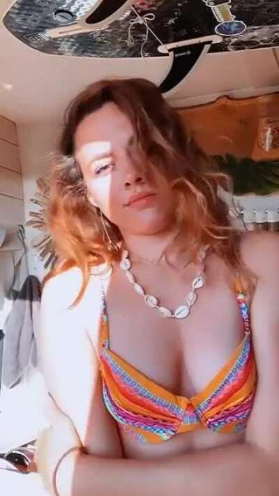 Yvonne Pferrer präsentiert ihre Brüste🔥