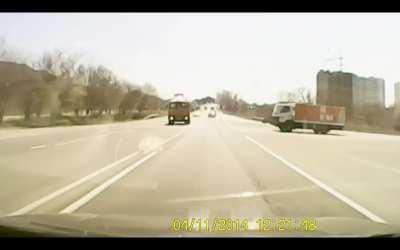 Russia: KAZMAS hits a car