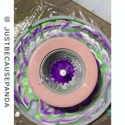 Resin pour through a strainer 😍