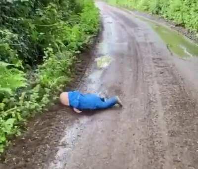 Muddy Puddle Ft. Stupid Kid - Short and sweet.