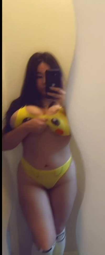 Do you like short nerdy girls with thick thighs?