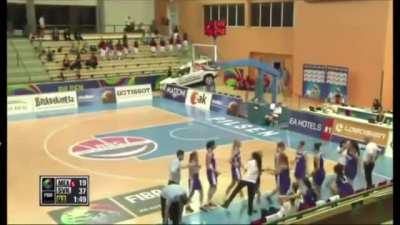 to do basketball. Watch closely...