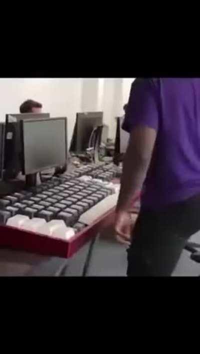 Deve ser bom pra digitar 