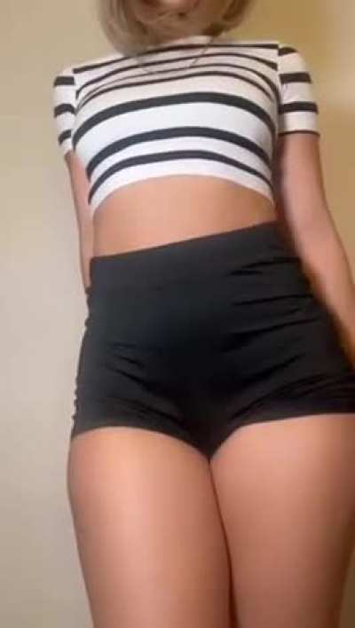 Daddy fart with my workout shorts, it's all yours come and put your nose on my ass, i am aviable fore video call, custom, sexting, videos scat, and shart