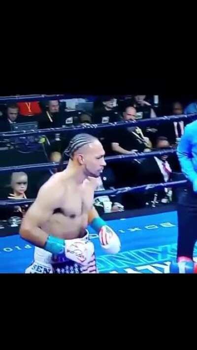 Keith Thurman getting a bear down