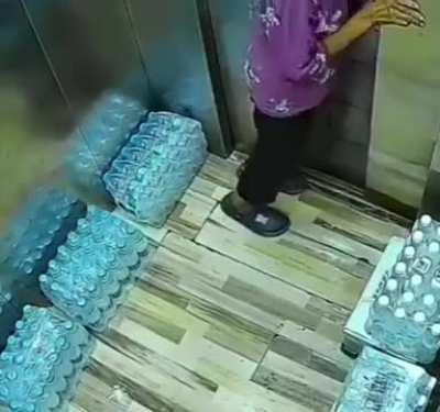 WCGW trying to escape an unknown environment like this