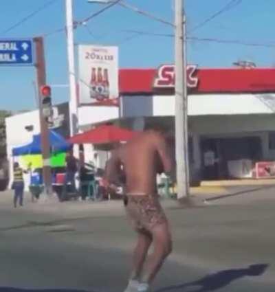 Look at this dude 😂😂😂😂 fighting that good fight.