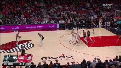 [Highlight] Dame gets right to the rim for the one-hand slam then drills the deep pull-up three the next play to force a Spurs timeout