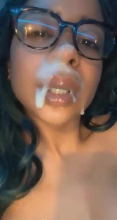 Slutty milf gets her makeup done