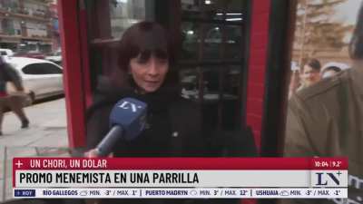 Promo menemista: Un choripán por un dólar.