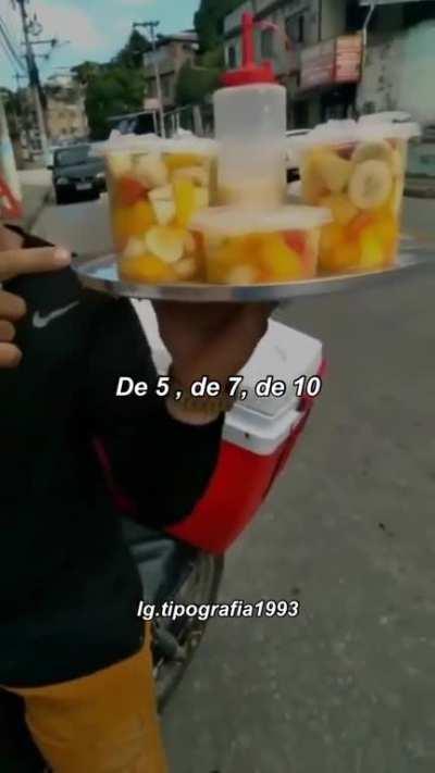 Eu quero uma salada de fruata 🍎🍌🍊🍒