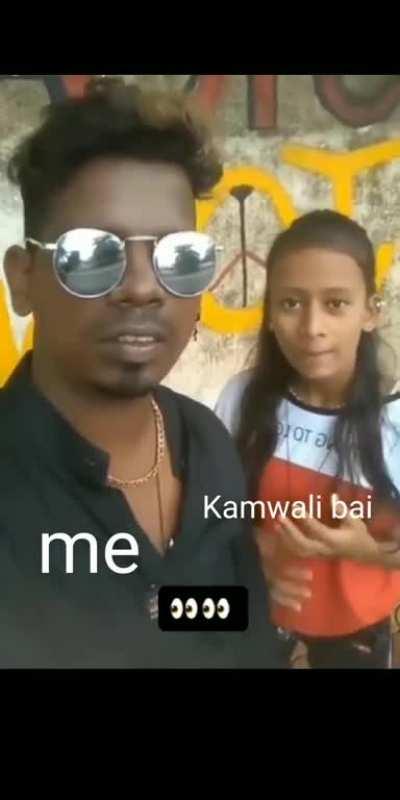 Are nahi nahi aunty wo mein apni selfie le raha tha