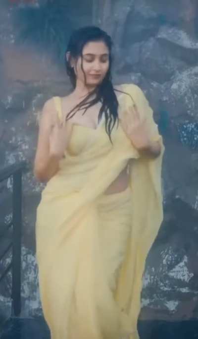 Malika T Vasupal Hottest 💦