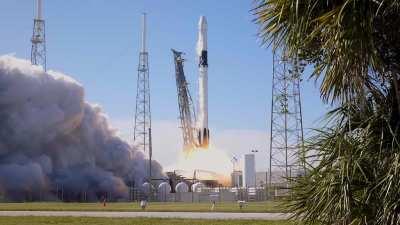 Falcon 9 rocket launch - filmed with autonomous camera