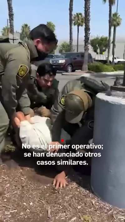 ICE Jumps On Guy, Doesn't Show Warrant