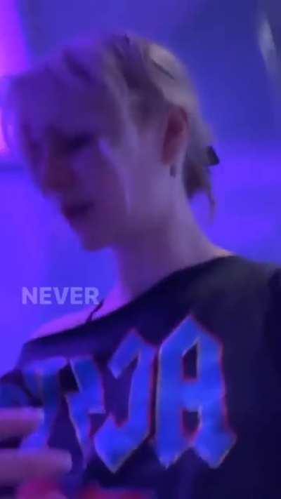 she's such an idiot 😂 gotta love her tho