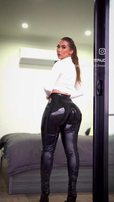 Bambi's brain and booty can be equally glassy ;)