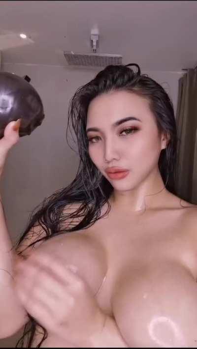 I brought boobs and lube. What did you bring? 😈 (OC)💦