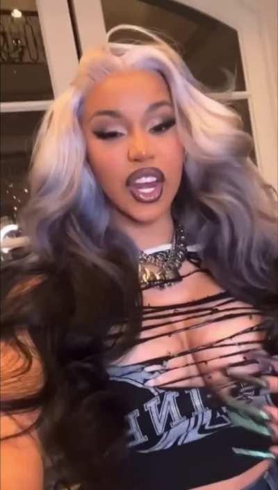 Cardi B Nipslip