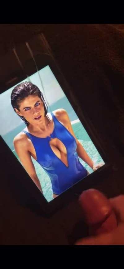 Shooting ropes for Alexandra Daddario